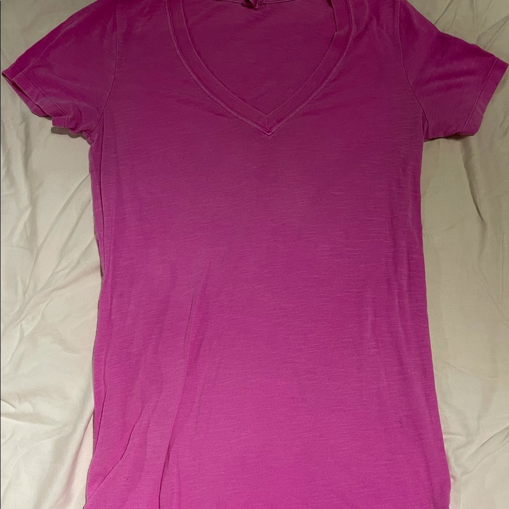 VS PINK fitted Vneck tee